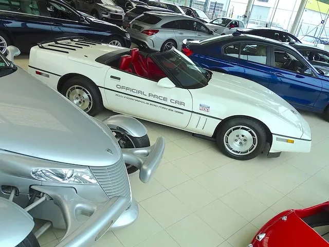 Corvette c4 convertible 'indianapolis 500' - afbeelding 38 van  42