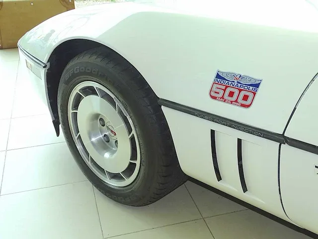 Corvette c4 convertible 'indianapolis 500' - afbeelding 42 van  42