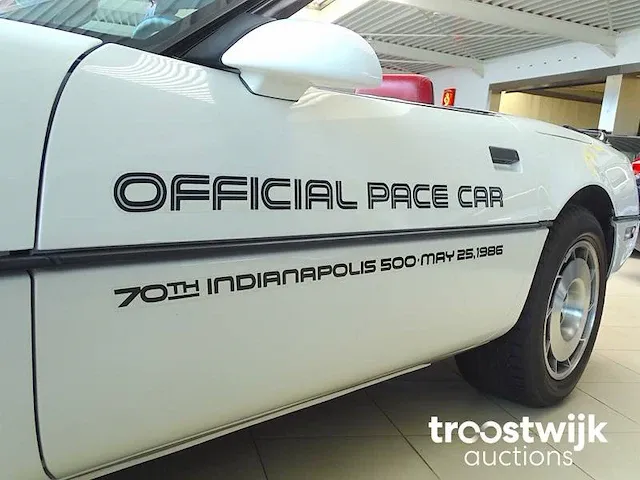 Corvette c4 convertible 'indianapolis 500' - afbeelding 10 van  42