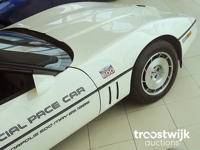 Corvette c4 convertible 'indianapolis 500' - afbeelding 17 van  42