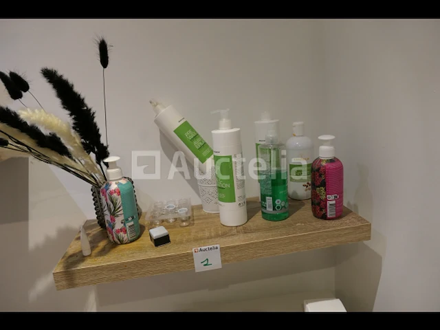 Cosmetica en lichaamsverzorging - afbeelding 13 van  18