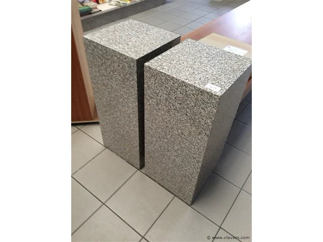 Cosoles 2stuks - afbeelding 1 van  2