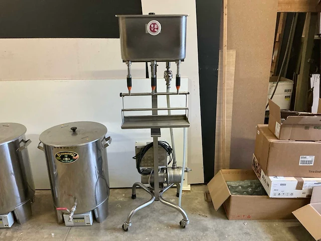 Craft brewery equipment-bundel - afbeelding 51 van  52
