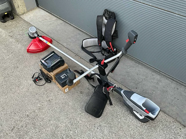 Cramer bosmaaier accu 82v inclusief lader - afbeelding 6 van  16