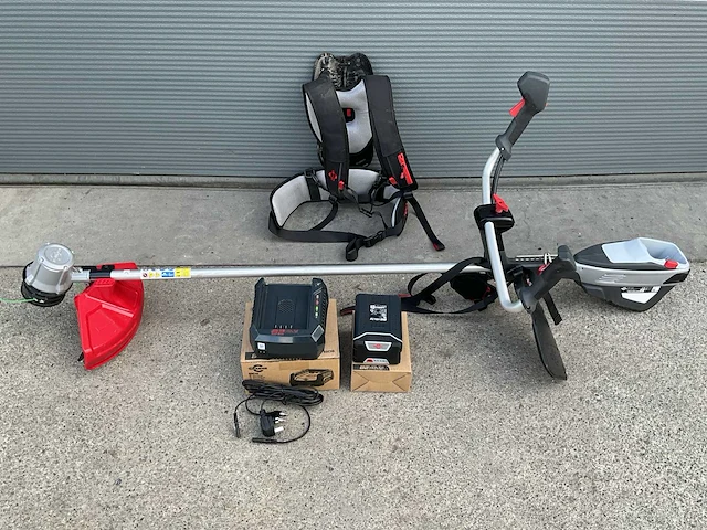 Cramer bosmaaier accu 82v inclusief lader - afbeelding 1 van  16