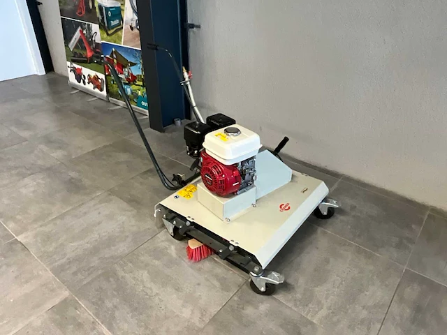 Cramer ekm 800 borstelmachine voor klinkers in te borstelen - afbeelding 5 van  12