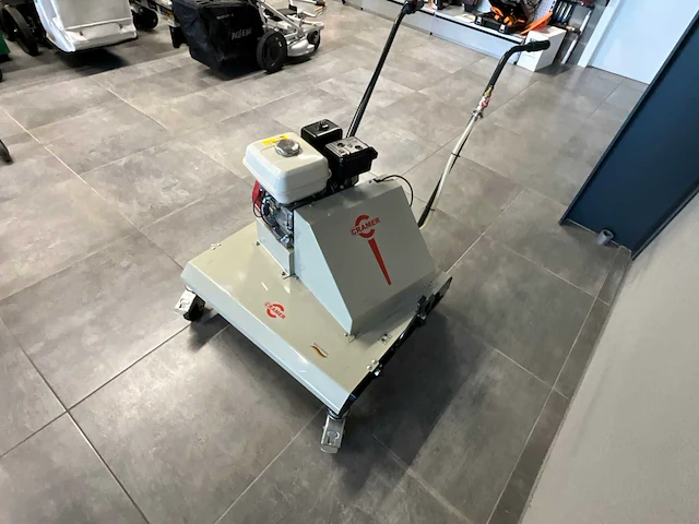 Cramer ekm 800 borstelmachine voor klinkers in te borstelen - afbeelding 7 van  12