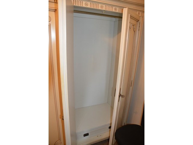 Craquelé slaapkamerkast met 6 deuren, carquelé commode met marmeren blad en 4 lades, craqluelé nachtkastje met marmeren blad en 2 lades - afbeelding 12 van  19