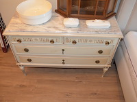 Craquelé slaapkamerkast met 6 deuren, carquelé commode met marmeren blad en 4 lades, craqluelé nachtkastje met marmeren blad en 2 lades - afbeelding 15 van  19