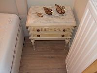 Craquelé slaapkamerkast met 6 deuren, carquelé commode met marmeren blad en 4 lades, craqluelé nachtkastje met marmeren blad en 2 lades - afbeelding 3 van  19