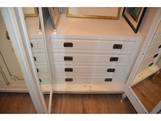 Craquelé slaapkamerkast met 6 deuren, carquelé commode met marmeren blad en 4 lades, craqluelé nachtkastje met marmeren blad en 2 lades - afbeelding 10 van  19