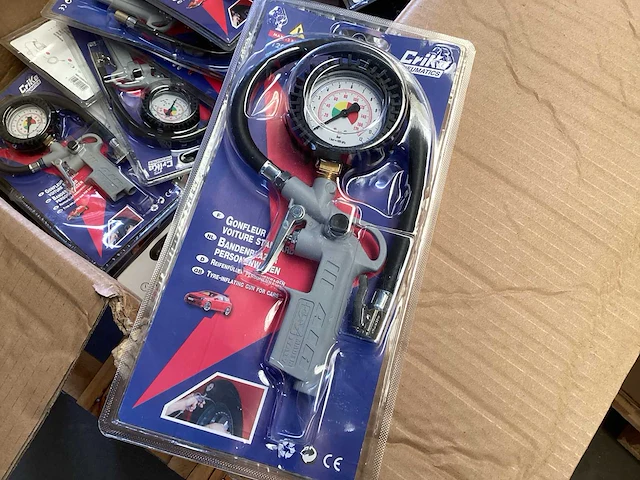 Criko bandenpomp met manometer (62x) - afbeelding 2 van  4