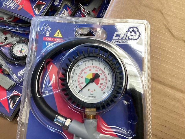 Criko bandenpomp met manometer (62x) - afbeelding 3 van  4