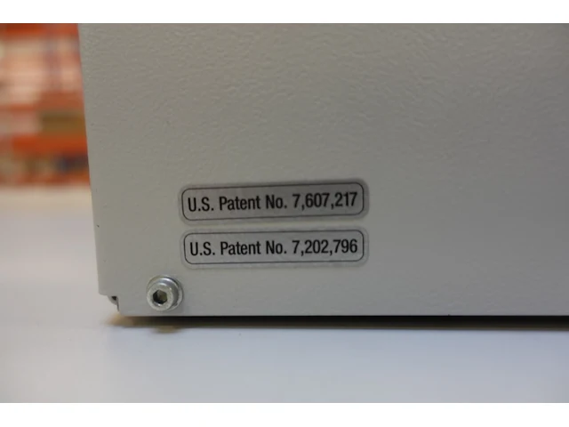 Crimping press machine komax - afbeelding 2 van  11