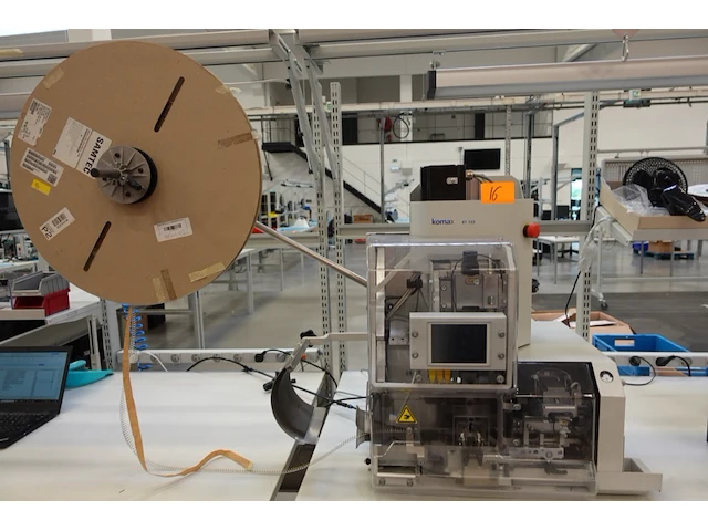 Crimping press machine komax - afbeelding 1 van  11