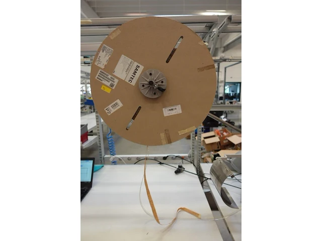 Crimping press machine komax - afbeelding 6 van  11