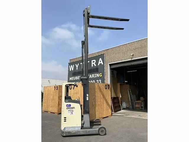 Crown esr4000 reach truck - afbeelding 7 van  23