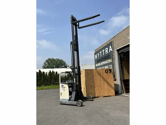 Crown esr4000 reach truck - afbeelding 8 van  23