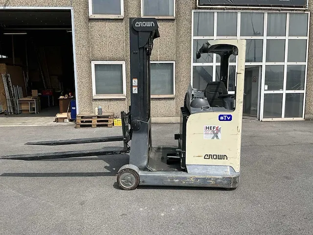 Crown esr4000 reach truck - afbeelding 12 van  23
