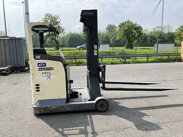 Crown esr4000 reach truck - afbeelding 20 van  23