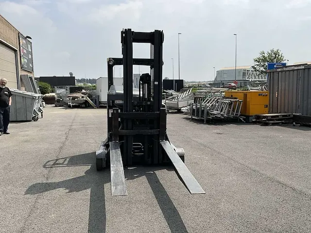 Crown esr4000 reach truck - afbeelding 22 van  23