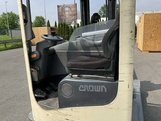 Crown esr4000 reach truck - afbeelding 23 van  23