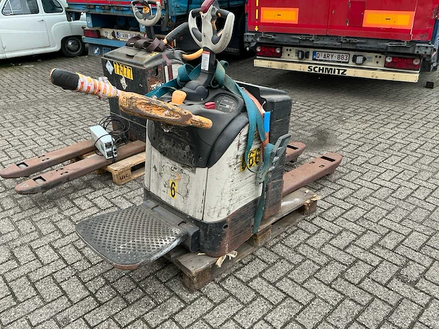 Crown wt3020 elektrische palletwagen (2x) - afbeelding 6 van  11