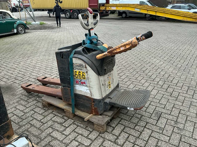 Crown wt3020 elektrische palletwagen (2x) - afbeelding 7 van  11