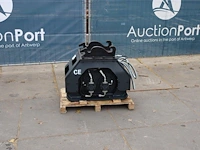 Crusher hydraulic compactor