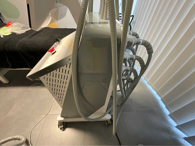 Cryo celsius 8 platen cryolipolyse lichaamsverzorging - afbeelding 16 van  16