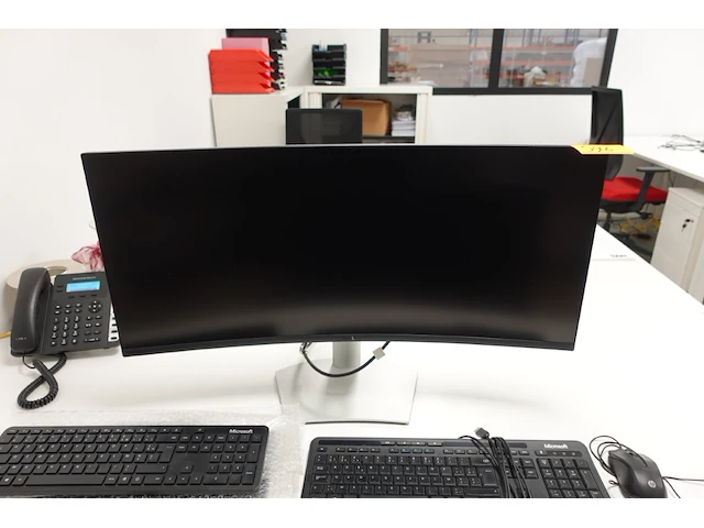 Curved monitor dell - afbeelding 1 van  3