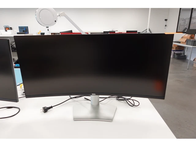 Curved monitor dell - afbeelding 1 van  3