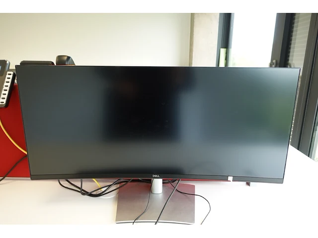 Curved monitor dell - afbeelding 1 van  3