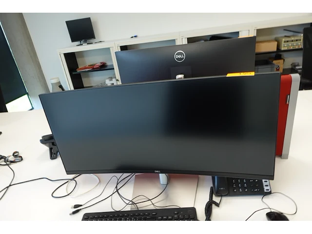 Curved monitor dell - afbeelding 1 van  3