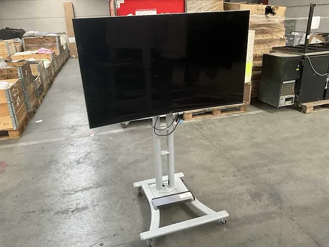 Curved tv op staander with interface - afbeelding 1 van  7