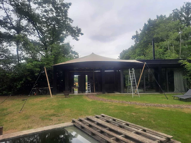Custom sand stretch tentzeil (97m2) - afbeelding 1 van  1