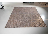 Cut cut - templo gold - luxe lederen tapijt 170x240 cm - limited edition - portugal - afbeelding 3 van  6