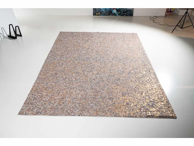 Cut cut - templo gold - luxe lederen tapijt 170x240 cm - limited edition - portugal - afbeelding 4 van  6