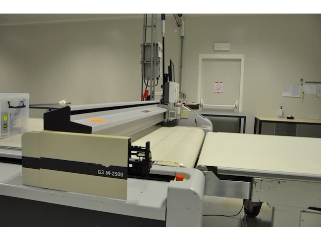 Cutter pvb machine g3 zund - afbeelding 8 van  8