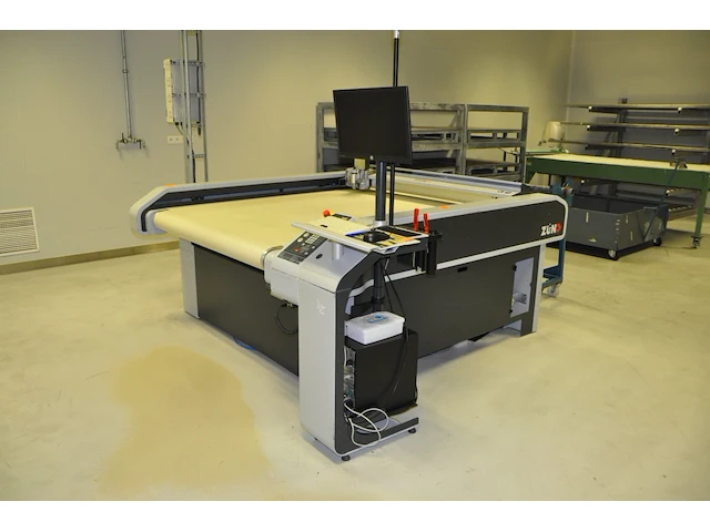 Cutter pvb machine s3 zund - afbeelding 1 van  3