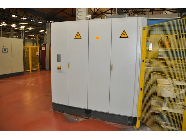 Cutting, grinding, washing machines - afbeelding 12 van  17