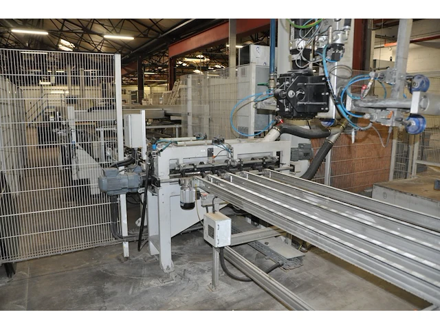 Cutting machine bystronic incl. controller with lifter and belt conveyor - afbeelding 6 van  11