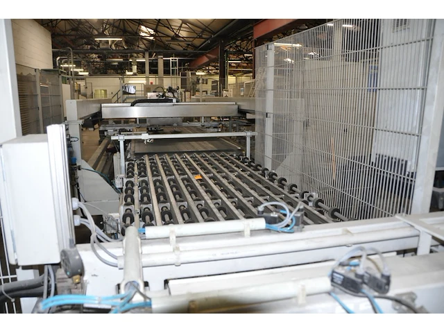 Cutting machine bystronic incl. controller with lifter and belt conveyor - afbeelding 7 van  11