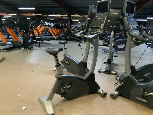 Cybex 750c uprightbike home trainer - afbeelding 2 van  9