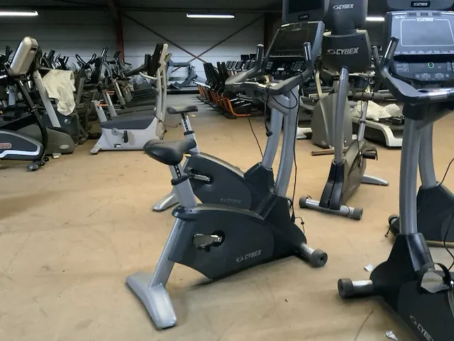 Cybex 750c uprightbike home trainer - afbeelding 6 van  9