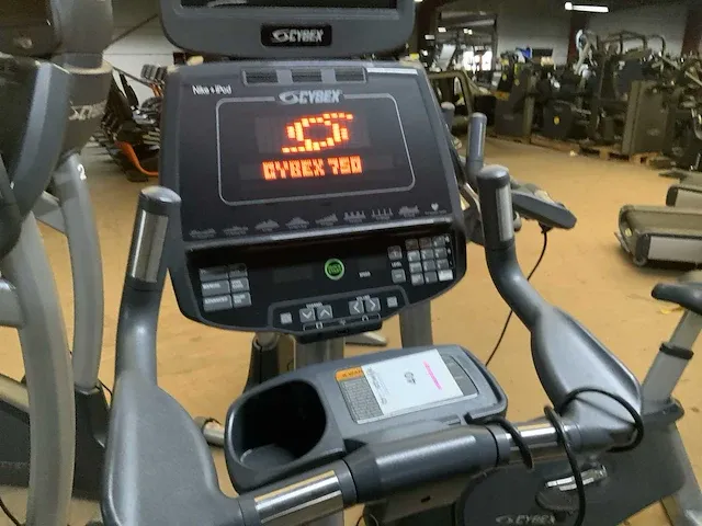 Cybex 750c uprightbike home trainer - afbeelding 8 van  9