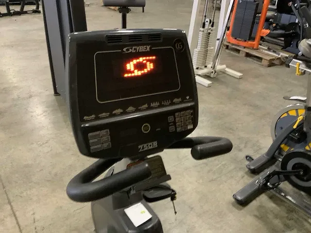 Cybex 750r recumbent bike home trainer - afbeelding 3 van  6