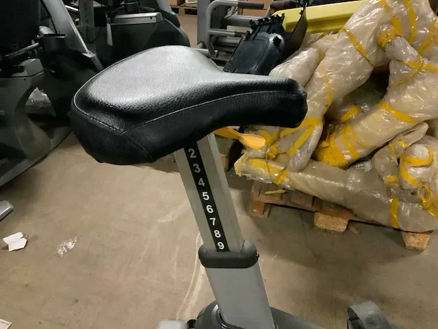 Cybex 770c uprightbike home trainer - afbeelding 3 van  5