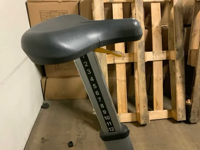 Cybex 770c uprightbike home trainer - afbeelding 3 van  5