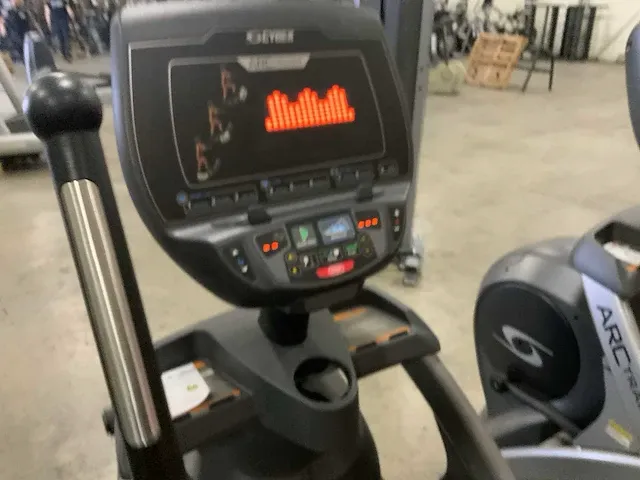 Cybex 770t arc trainer crosstrainer - afbeelding 2 van  4